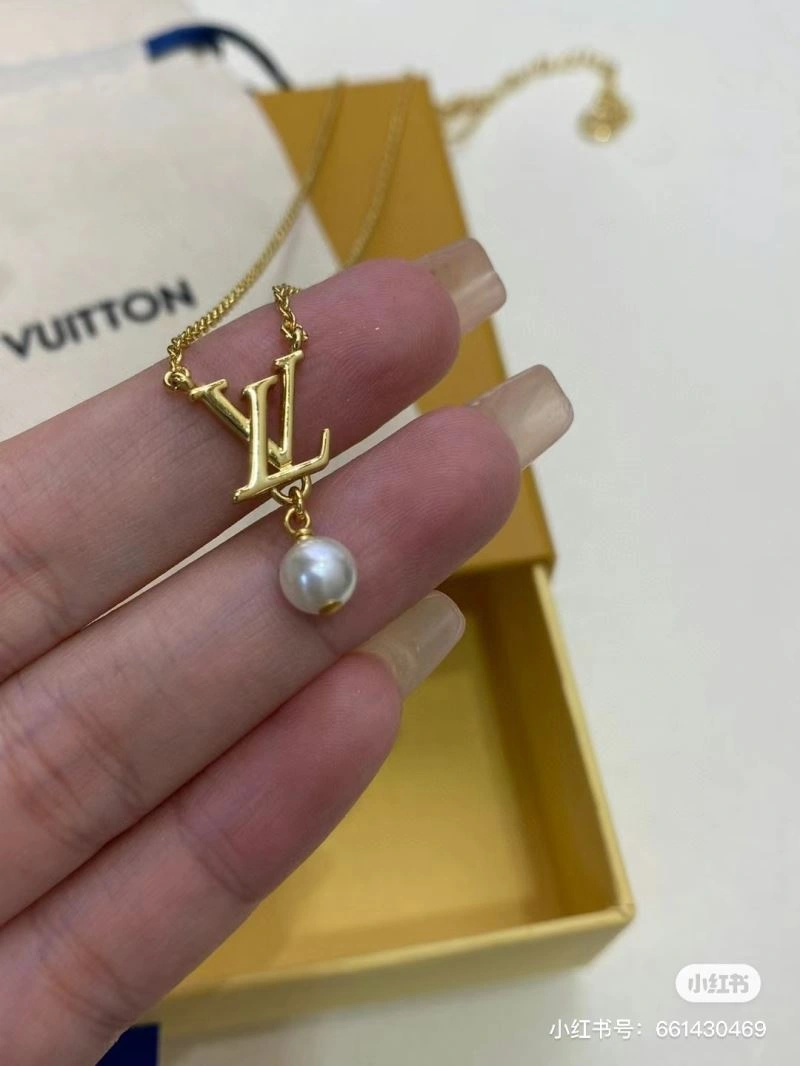 Louis Vuitton Necklaces Minimalist 251683
