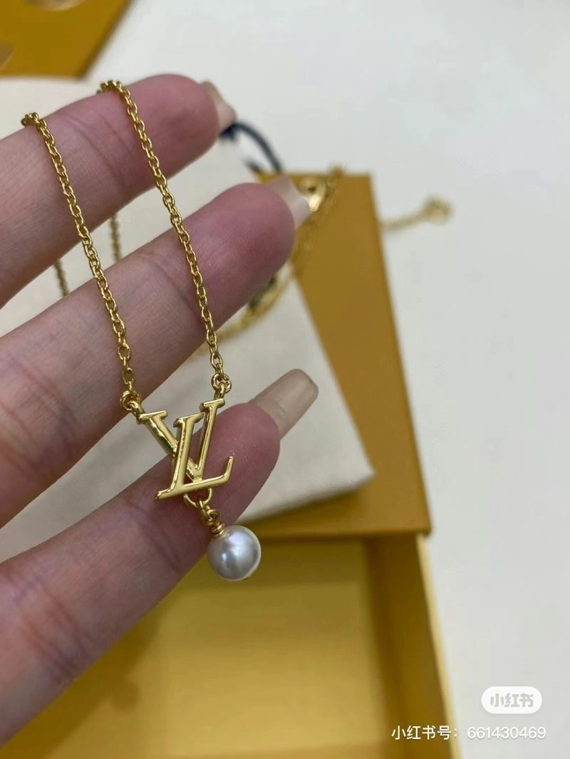 Louis Vuitton Necklaces Minimalist 251683