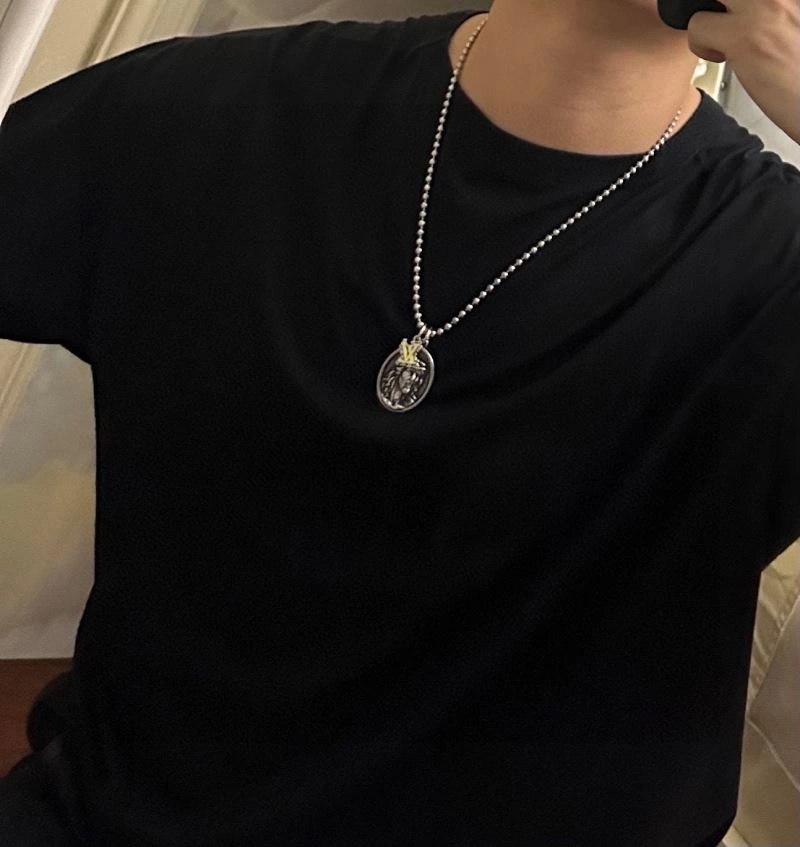 Versatile Louis Vuitton Necklaces 251701