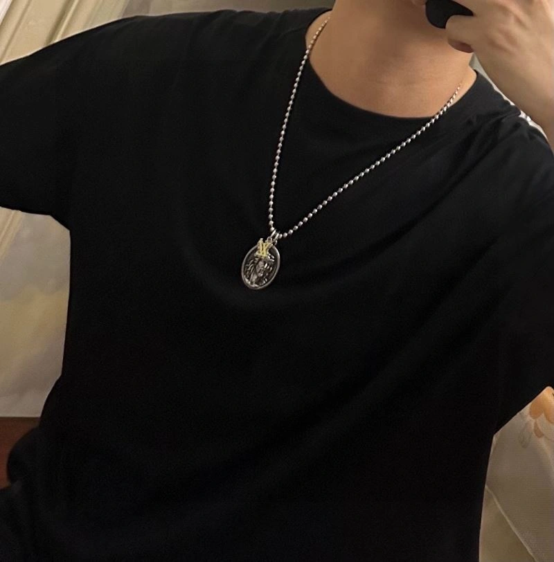 Versatile Louis Vuitton Necklaces 251701