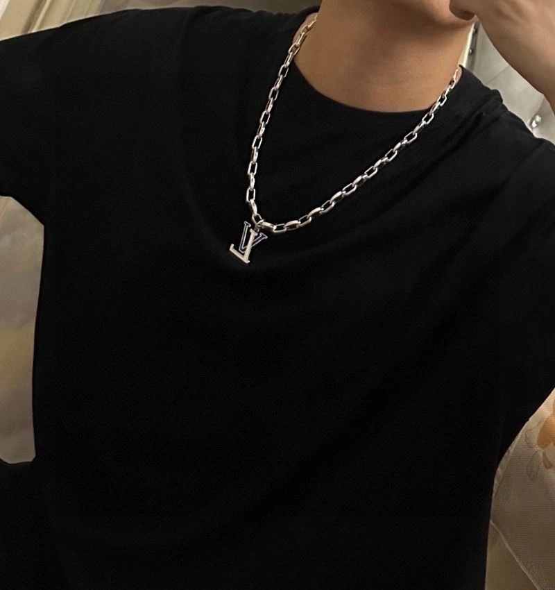 Louis Vuitton Necklaces Refined 251702