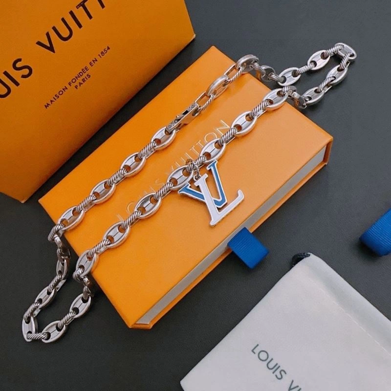 Louis Vuitton Necklaces Refined 251702