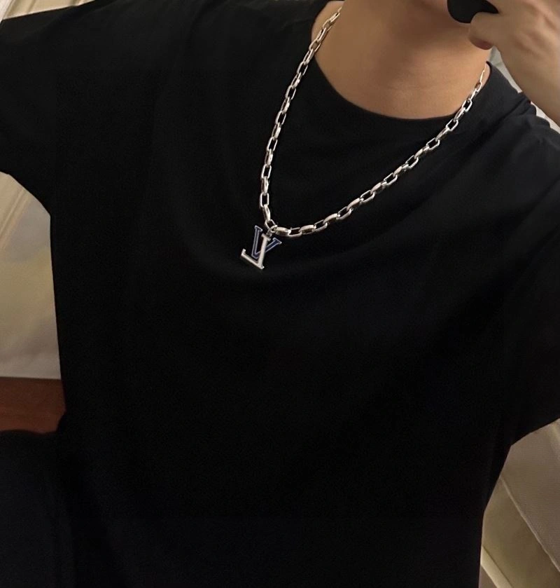 Louis Vuitton Necklaces Refined 251702