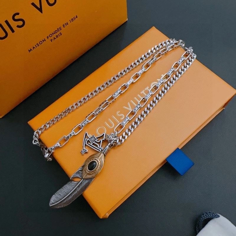Supportive Louis Vuitton Necklaces 251694