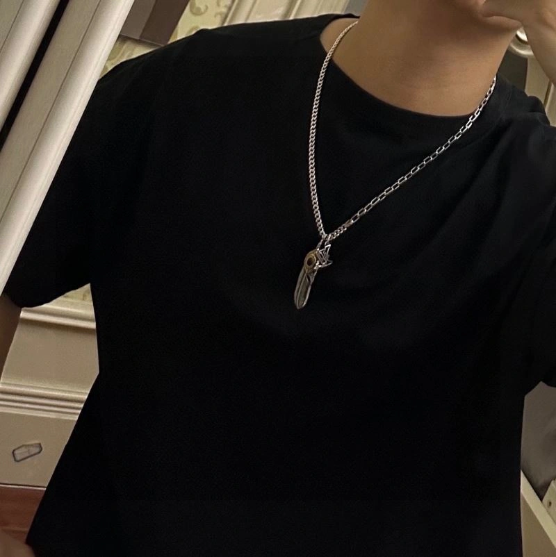 Supportive Louis Vuitton Necklaces 251694