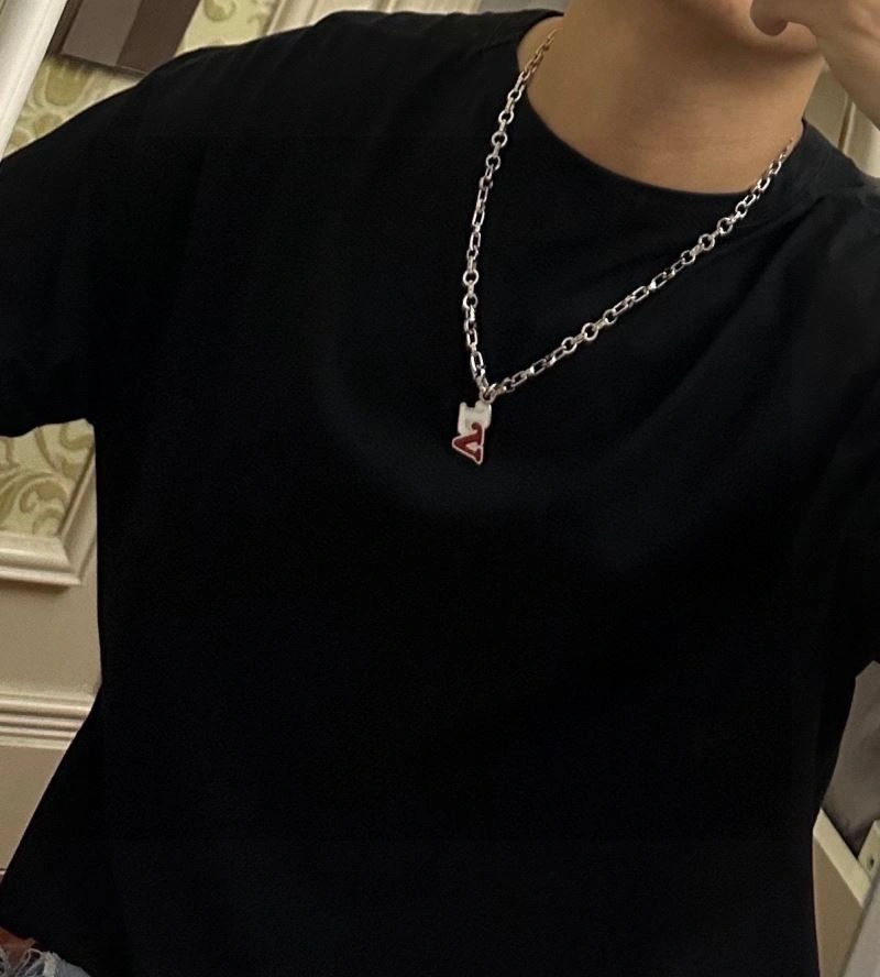 SunProtective Louis Vuitton Necklaces 251688