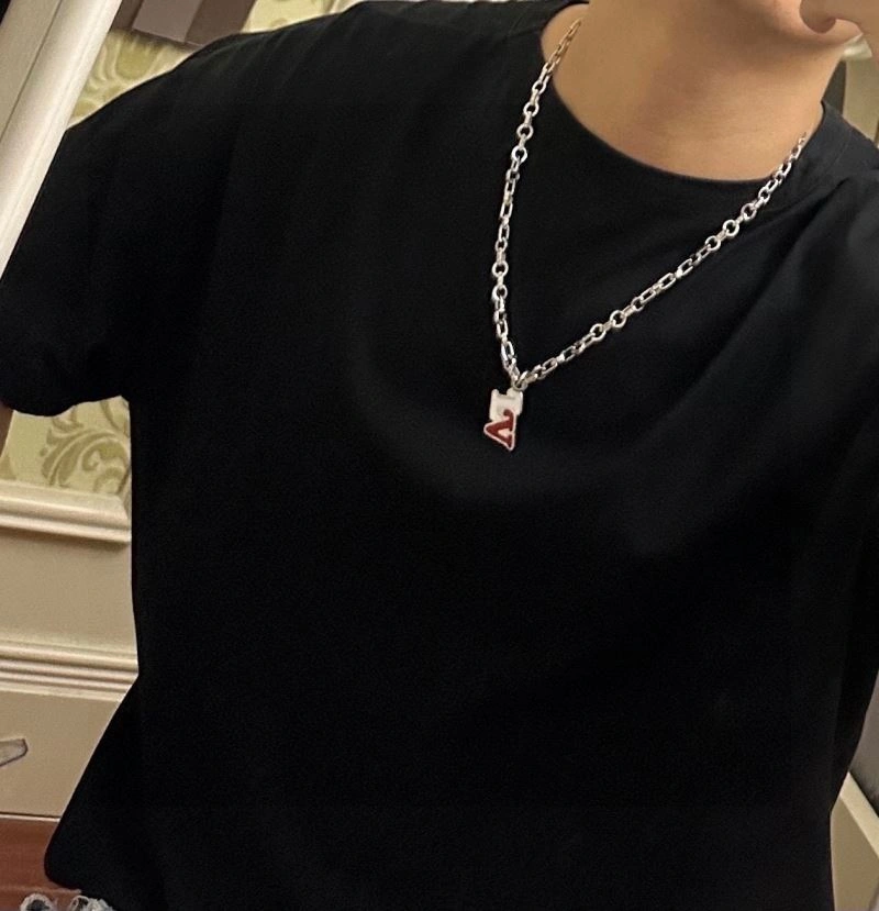 SunProtective Louis Vuitton Necklaces 251688