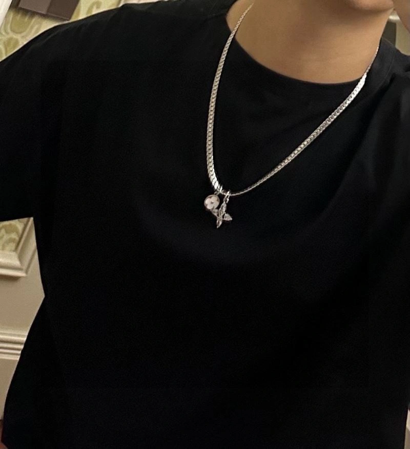 HighQuality Louis Vuitton Necklaces 251674