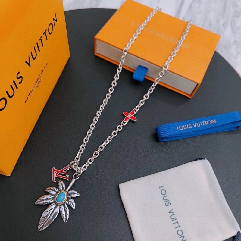 Louis Vuitton Necklaces Bright 251675