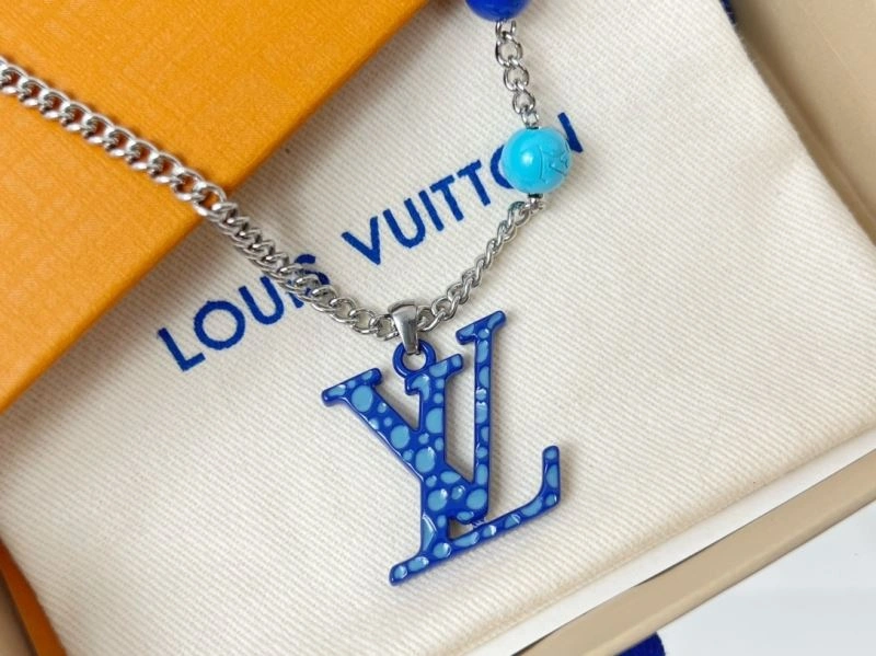 Functional Louis Vuitton Necklaces 251673