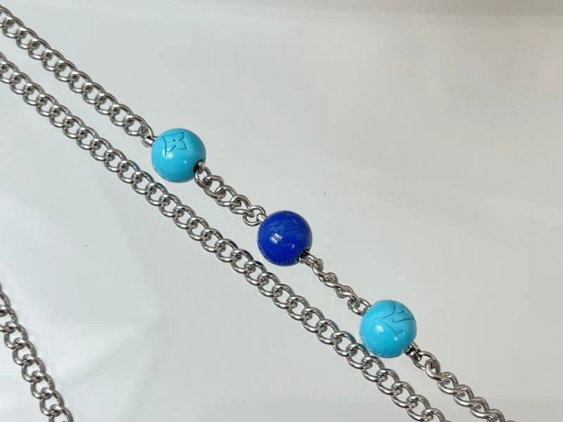 Functional Louis Vuitton Necklaces 251673