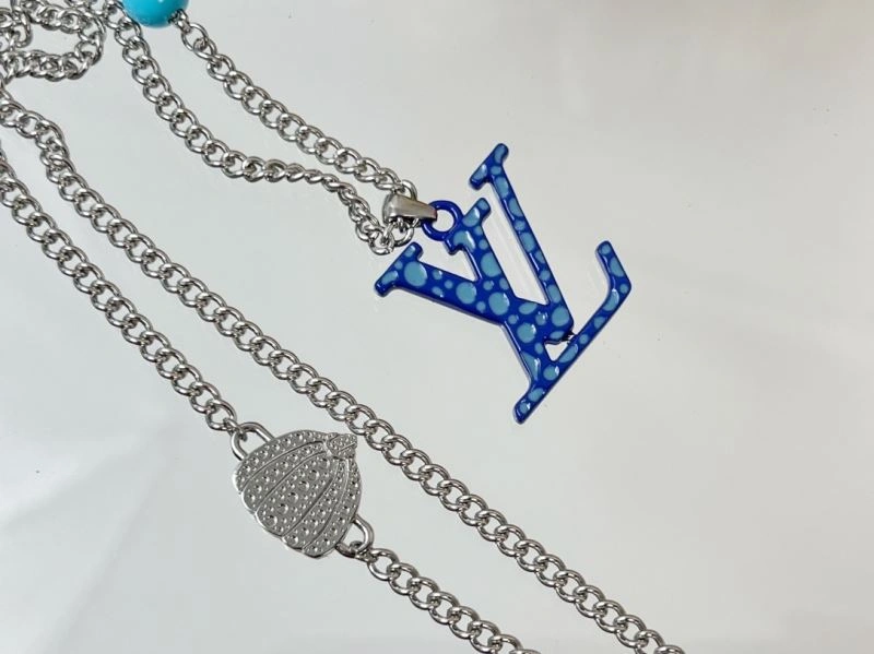 Functional Louis Vuitton Necklaces 251673