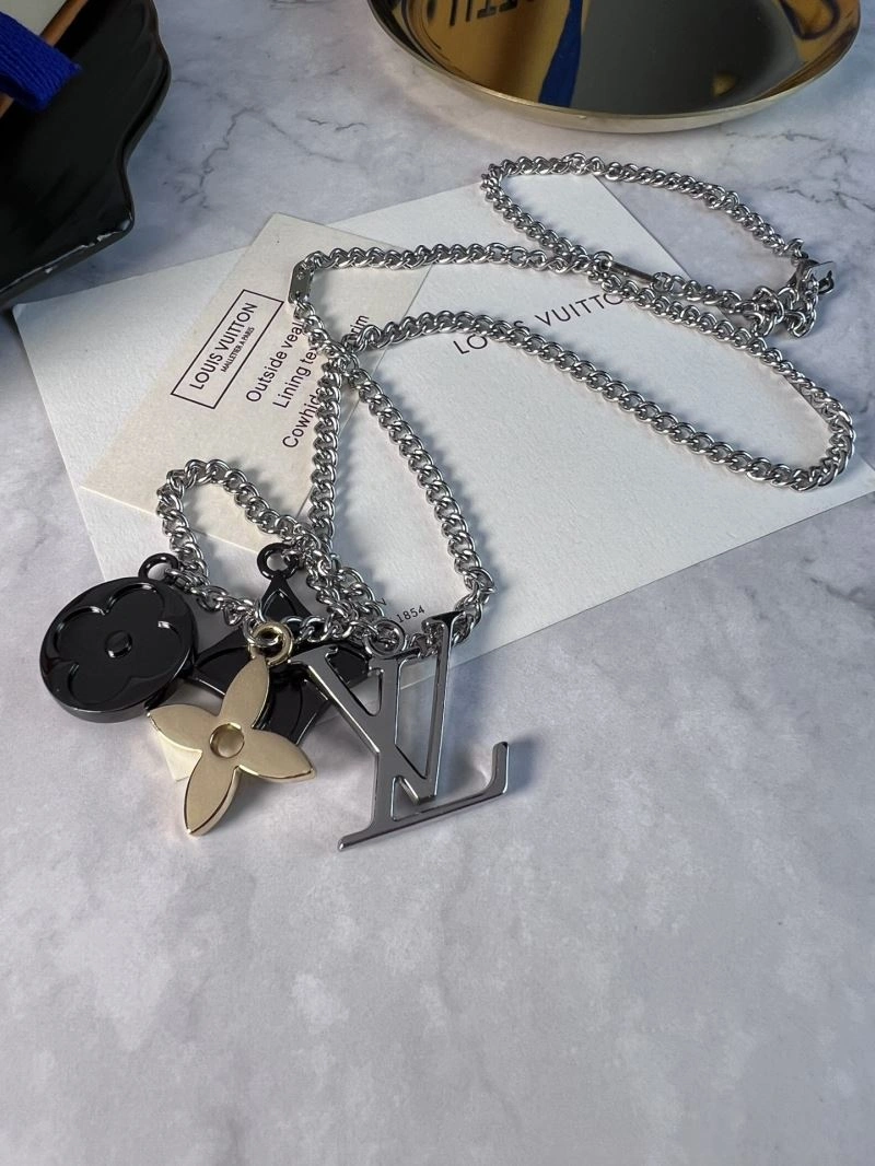 Unisex Louis Vuitton Necklaces 251669