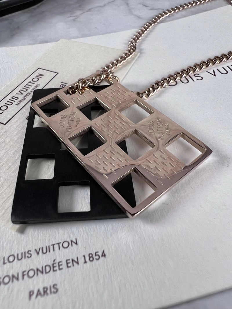 Louis Vuitton Necklaces Colorful 251670