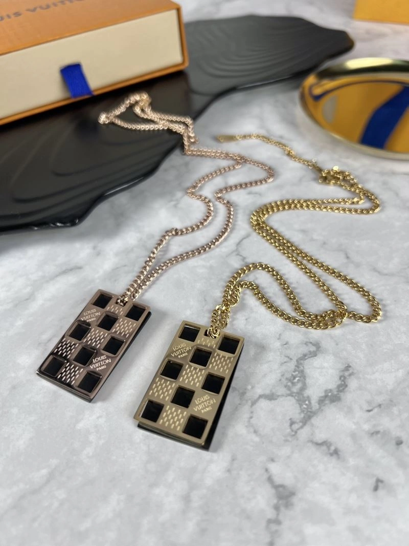 Louis Vuitton Necklaces Colorful 251670