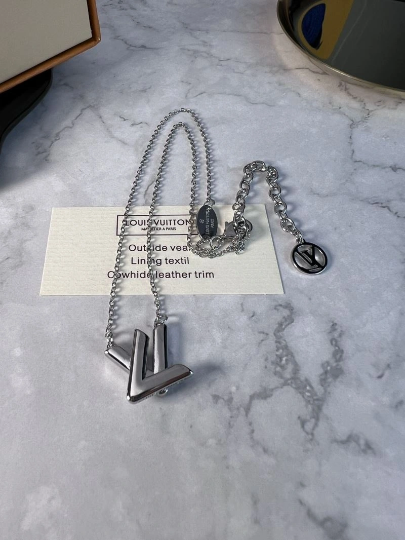 Louis Vuitton Necklaces Refined 251645
