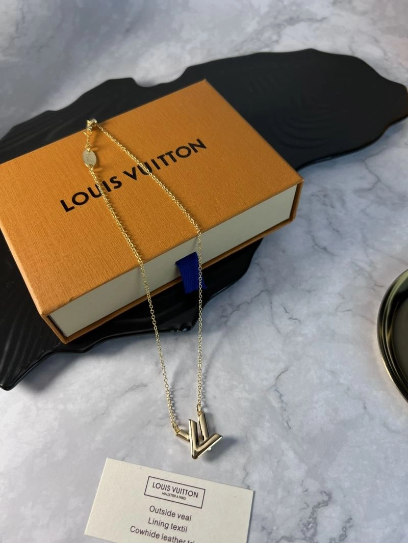 Louis Vuitton Necklaces Refined 251645