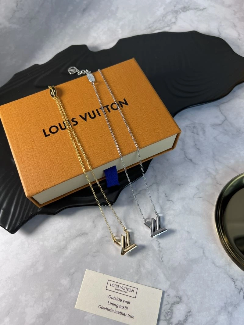 Louis Vuitton Necklaces Refined 251645