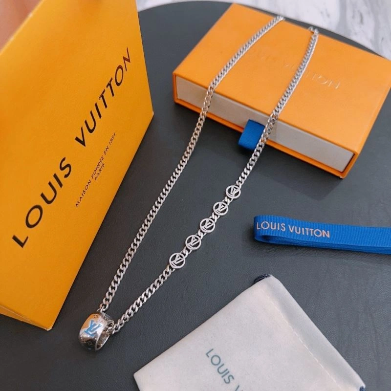 Effortless Louis Vuitton Necklaces 251667