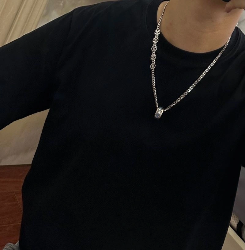 Effortless Louis Vuitton Necklaces 251667