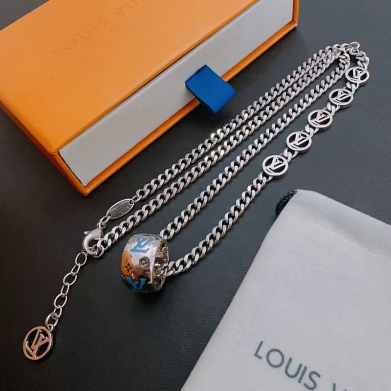Effortless Louis Vuitton Necklaces 251667