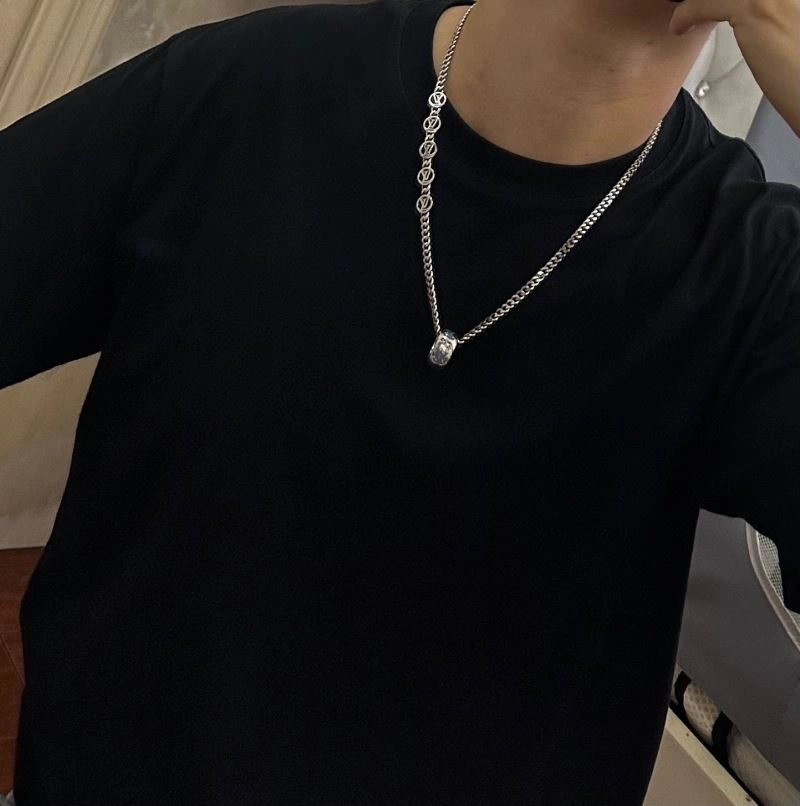 Effortless Louis Vuitton Necklaces 251667