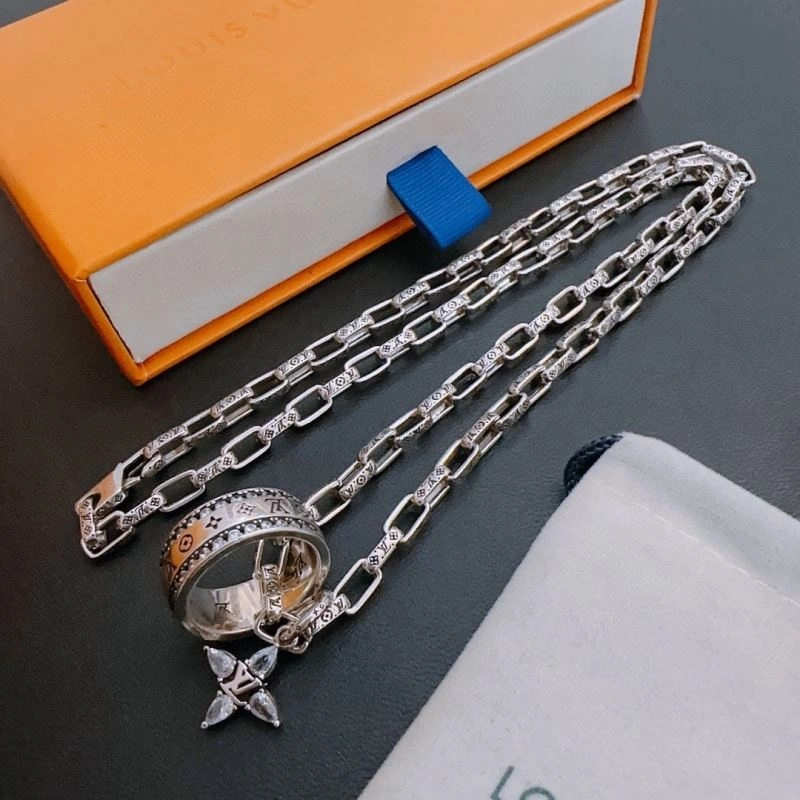 Louis Vuitton Necklaces Colorful 251650