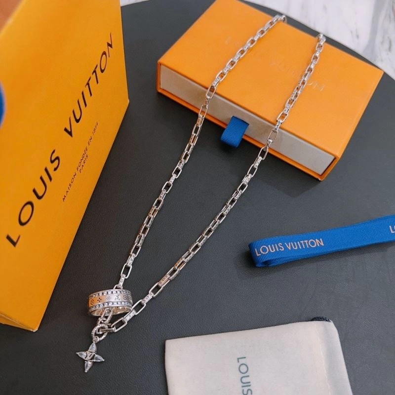 Louis Vuitton Necklaces Colorful 251650