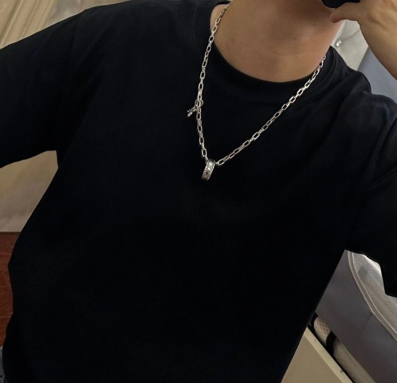 Louis Vuitton Necklaces Colorful 251650