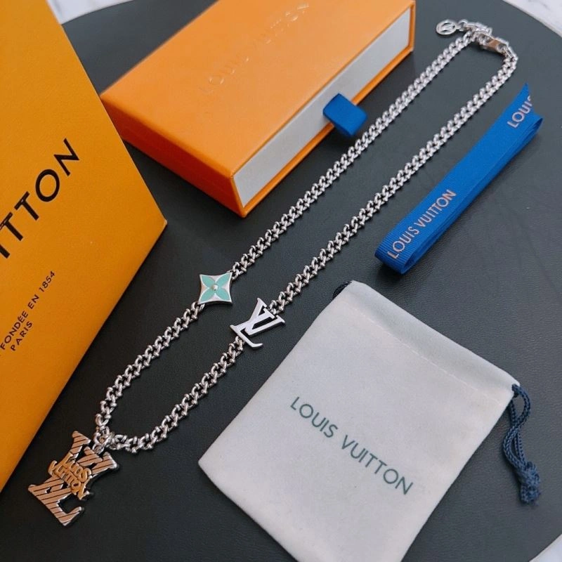 MoistureWicking Louis Vuitton Necklaces 251639
