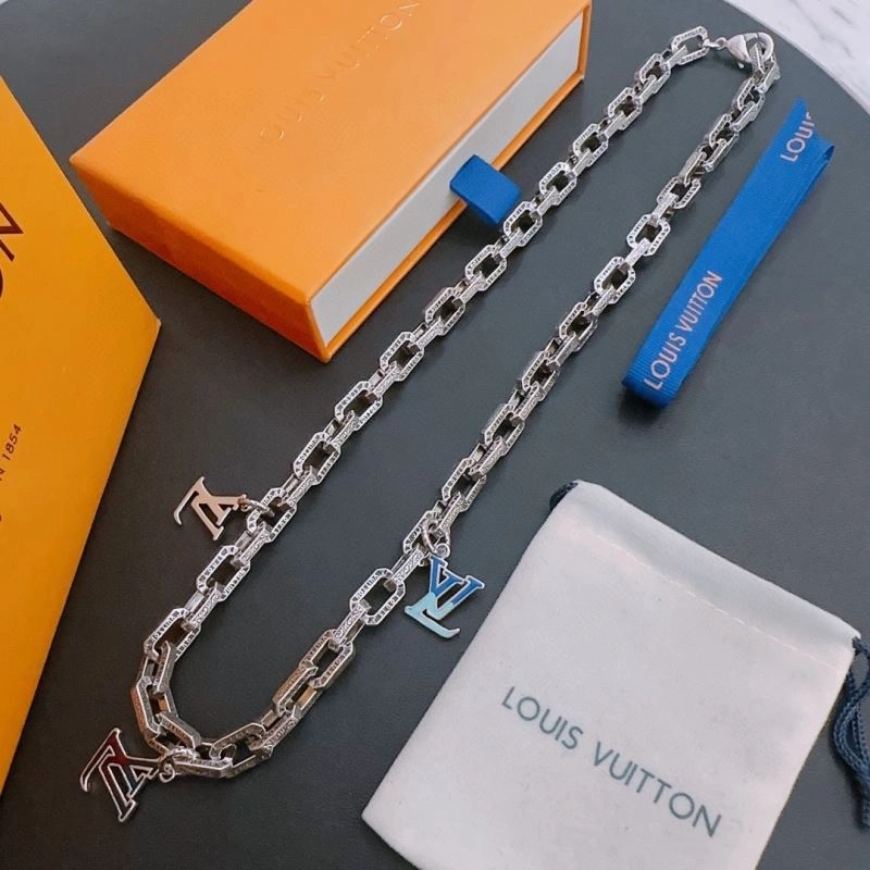 Louis Vuitton Necklaces Flexible 251658
