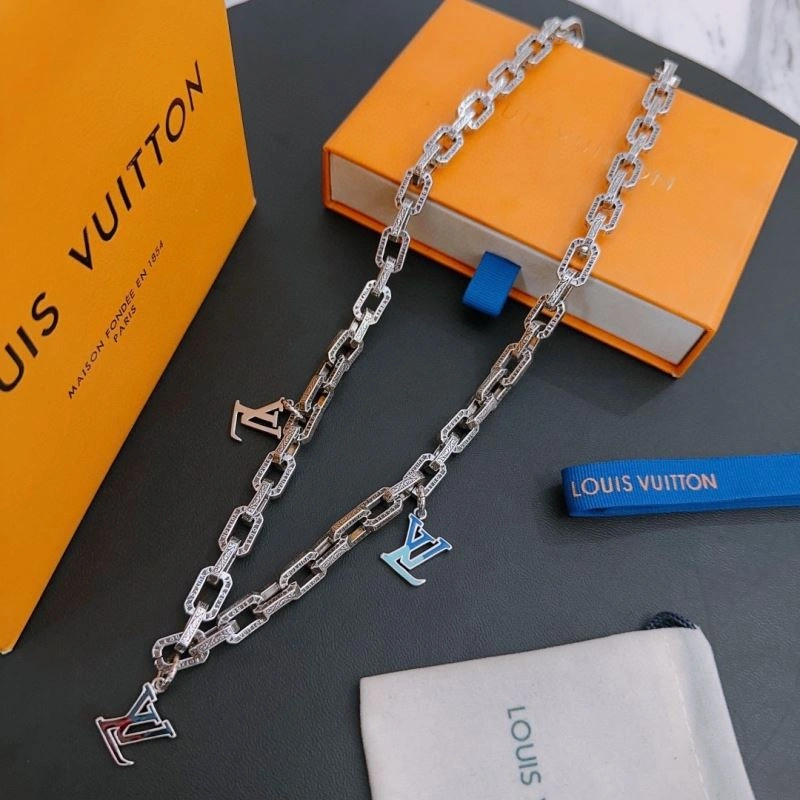 Louis Vuitton Necklaces Flexible 251658