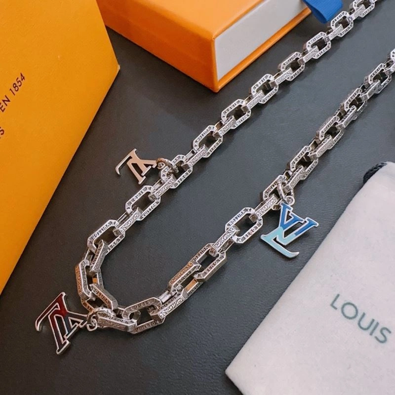 Louis Vuitton Necklaces Flexible 251658