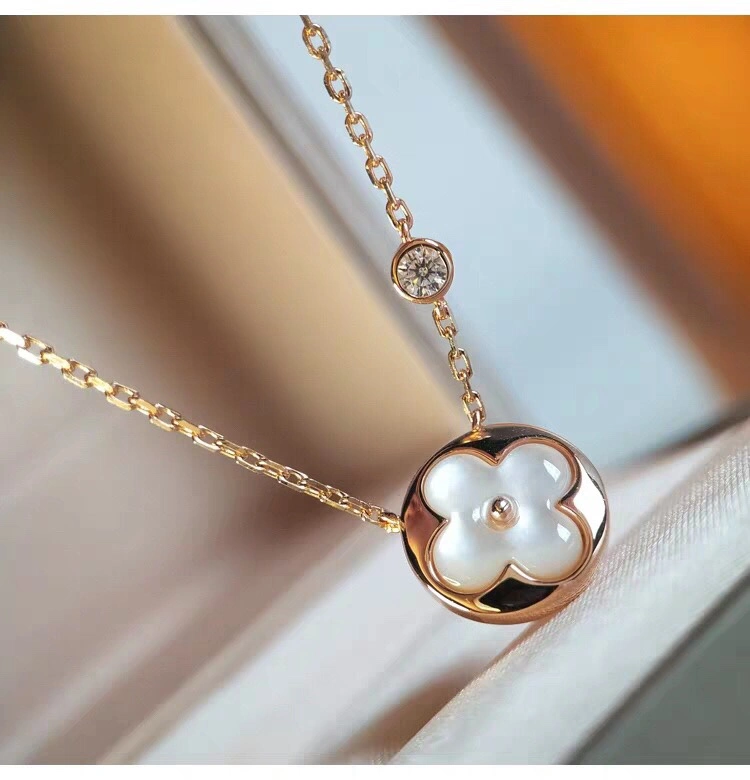 Original Louis Vuitton Necklaces 251646