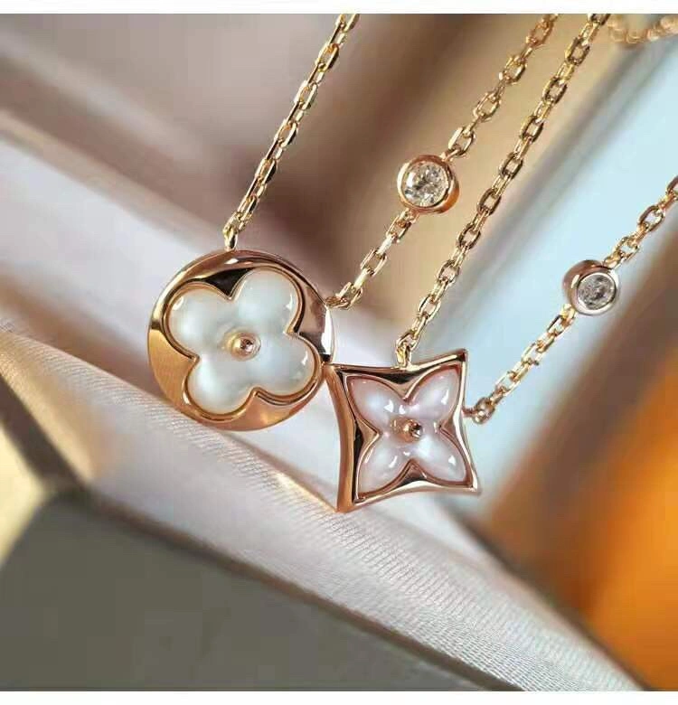 Original Louis Vuitton Necklaces 251646