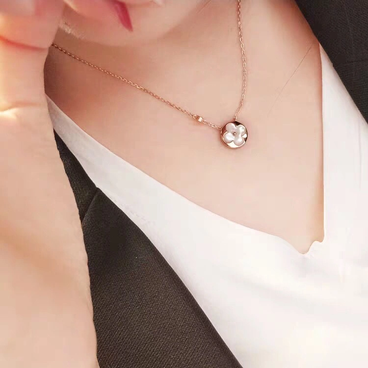 Original Louis Vuitton Necklaces 251646
