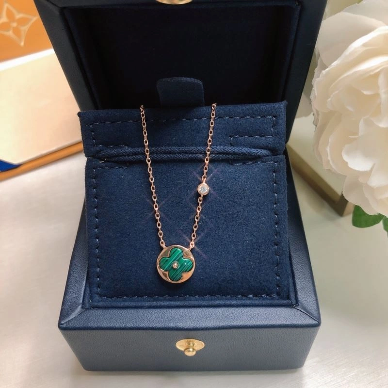 Louis Vuitton Necklaces Unique 251656