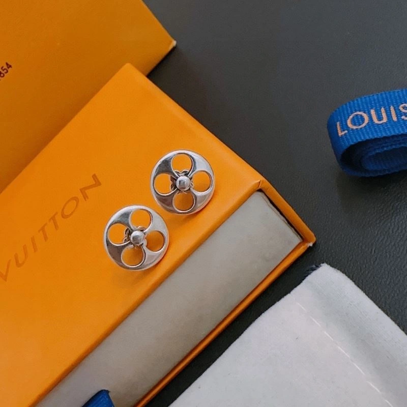 Louis Vuitton Necklaces Attractive 251643