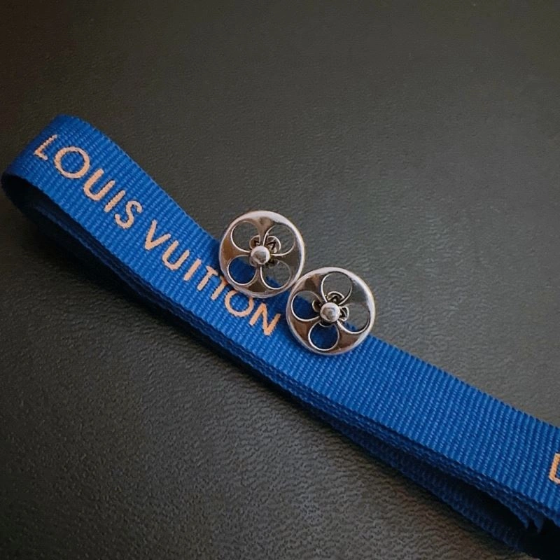 Louis Vuitton Necklaces Attractive 251643