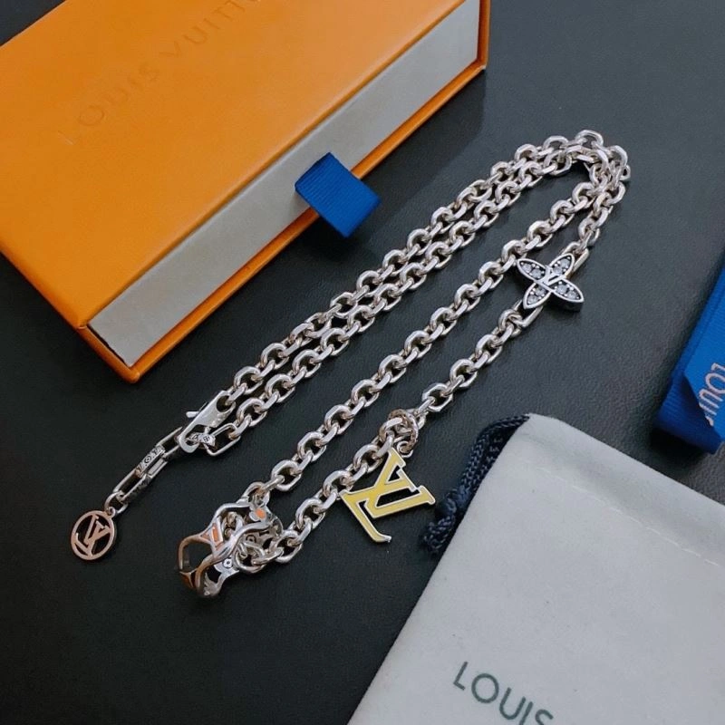 Neat Louis Vuitton Necklaces 251649