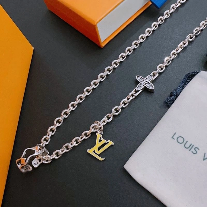 Neat Louis Vuitton Necklaces 251649