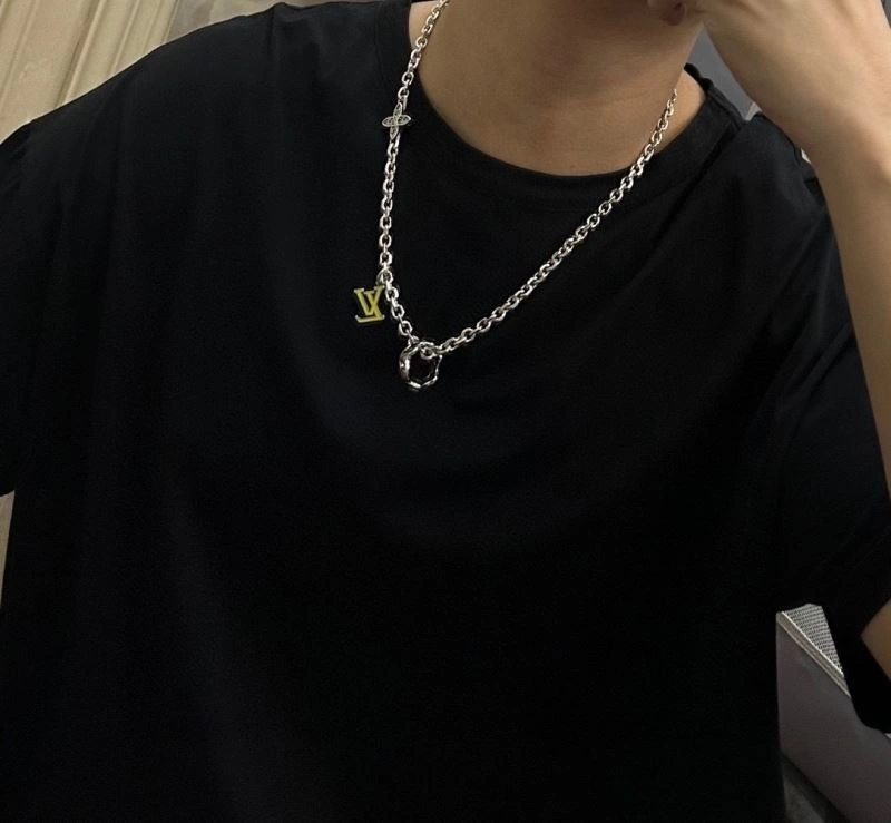 Neat Louis Vuitton Necklaces 251649