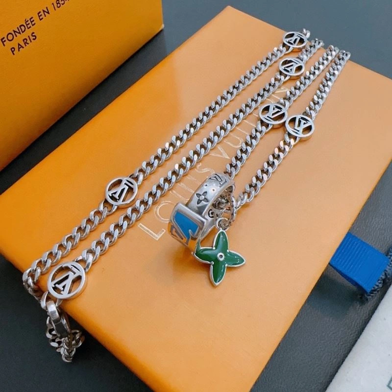 SoftTouch Louis Vuitton Necklaces 251651