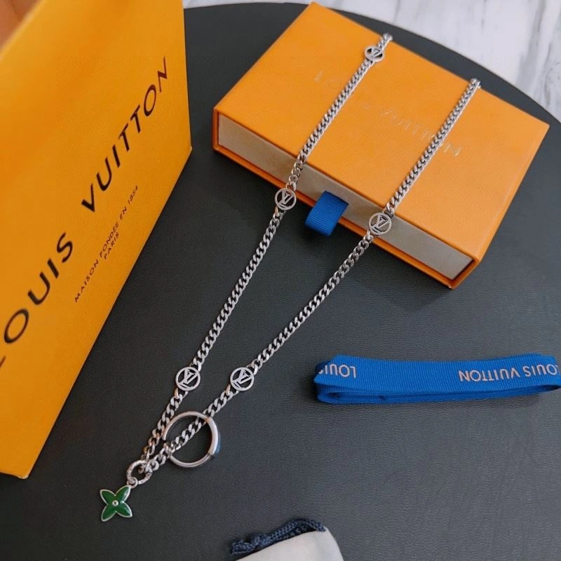 SoftTouch Louis Vuitton Necklaces 251651