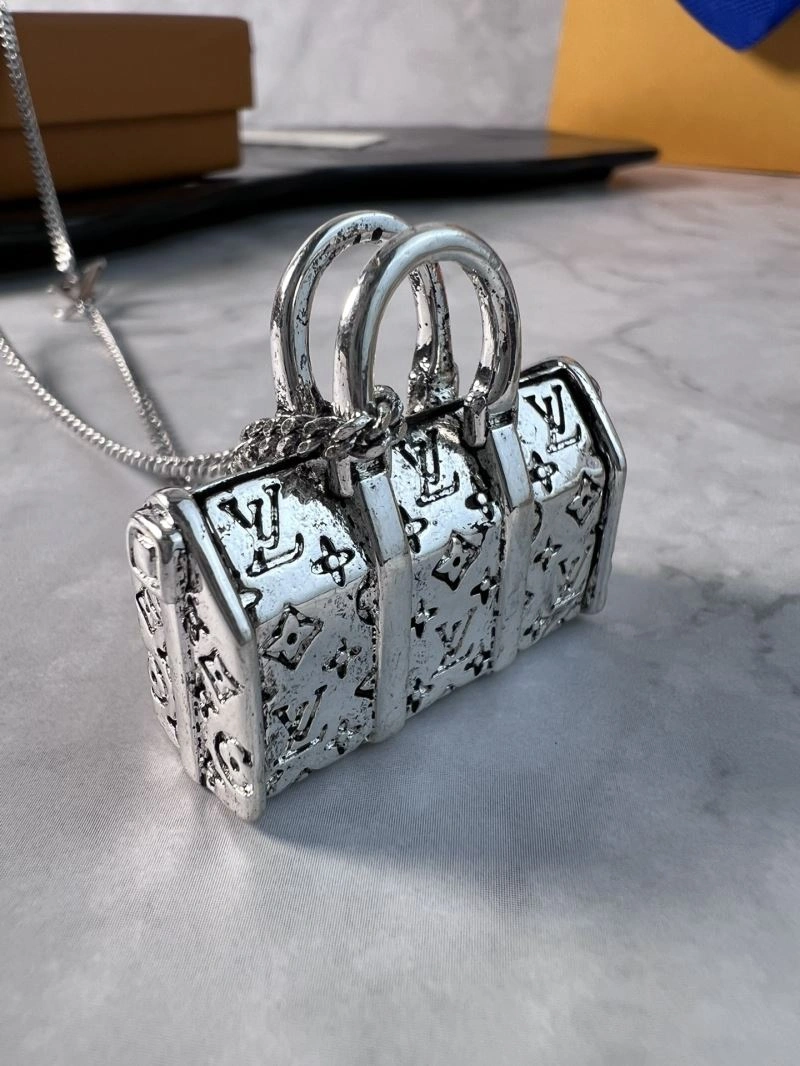 Tailored Louis Vuitton Necklaces 251642