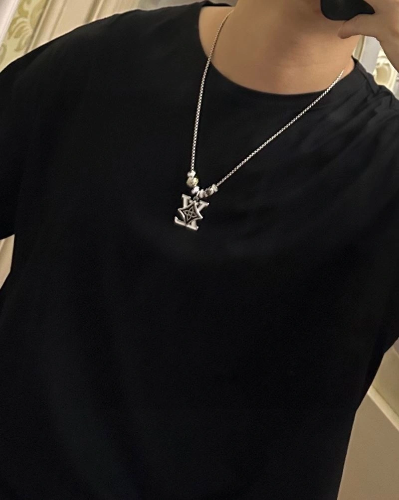 Louis Vuitton Necklaces Sophisticated 251663