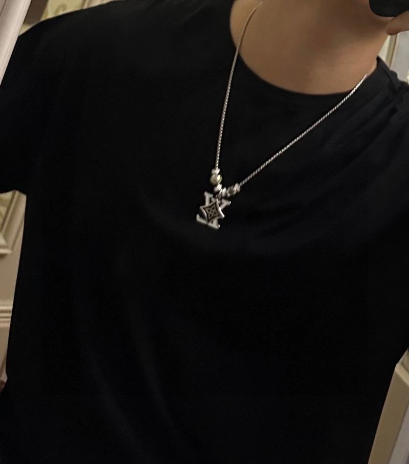 Louis Vuitton Necklaces Sophisticated 251663