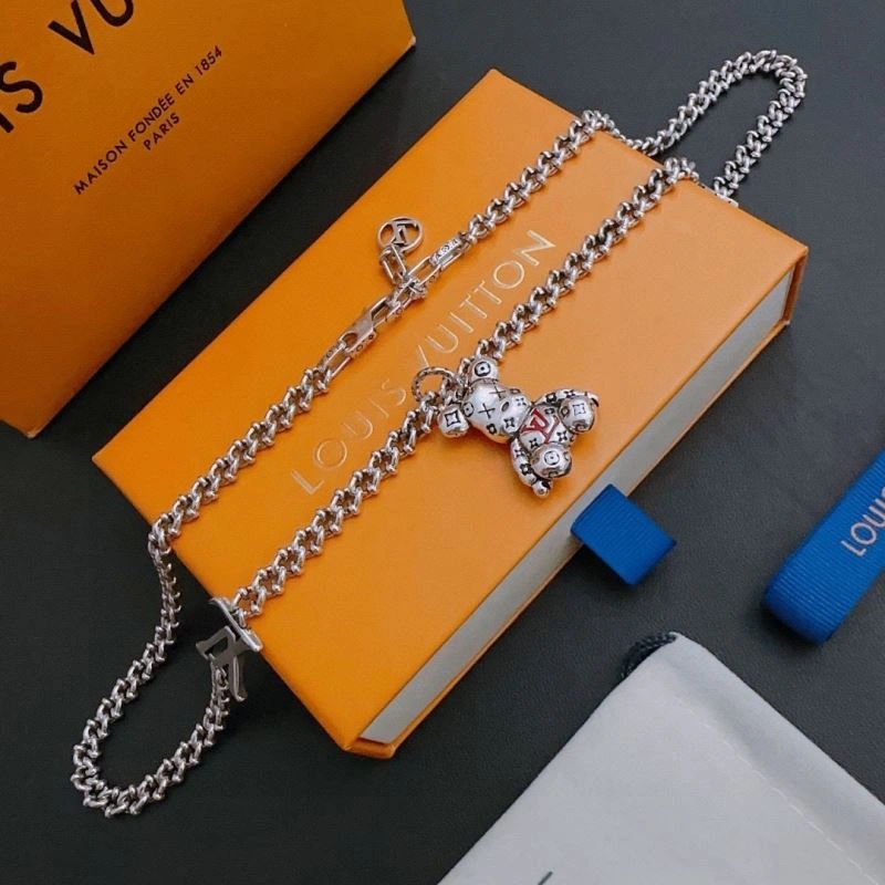 Louis Vuitton Necklaces WeatherProof 251640