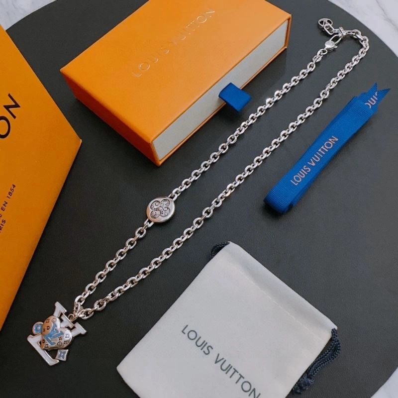 Louis Vuitton Necklaces Sporty 251637