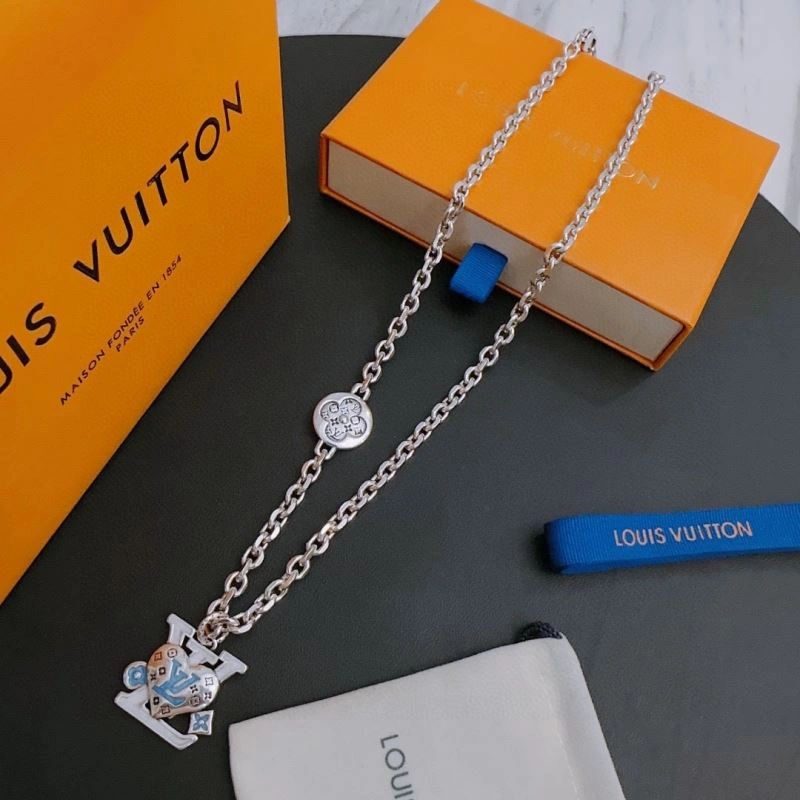 Louis Vuitton Necklaces Sporty 251637